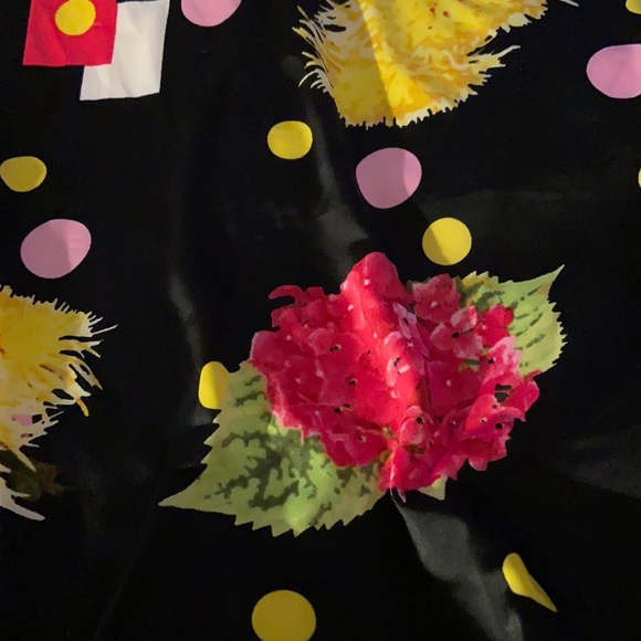 5 for $25 ⚠️Loose sleeveless t-shirt - Picture 3 of 5